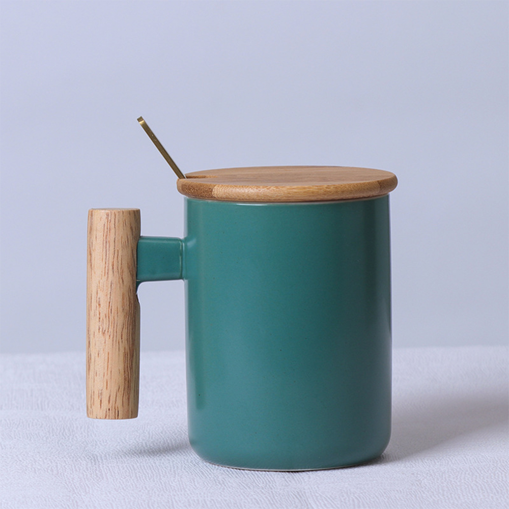 Vert et cuillère et couvercle