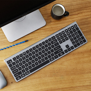 Teclado recargable inalámbrico BT de 110 teclas con estilo de operación de membrana tipo C para Mac - Product Image 1