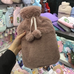 Bình nước nóng giá sỉ rẻ với vỏ lông mềm mại, vỏ bình nước nóng có màu tùy chỉnh - Product Image 4