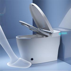 タンクレスデザインとビデ機能内蔵の細長いスマートトイレ - Product Image 6