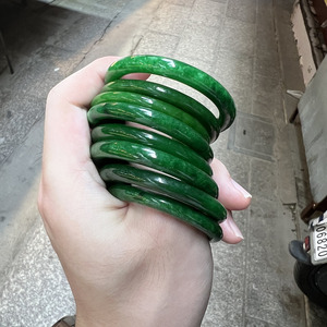กำไลข้อมือหยกหยกหยกสีเขียวเข้มบางกว่า40มม. บางกว่าธรรมชาติ - Product Image 1