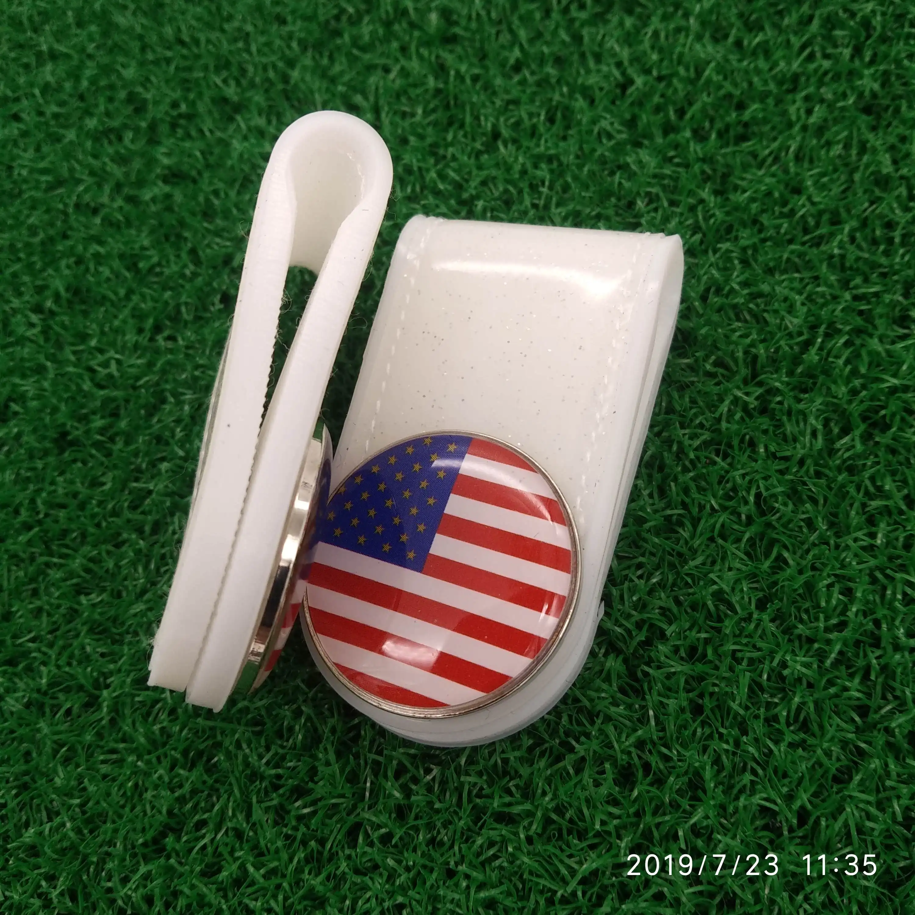 PU sem ferrugem magnético branco golf hat clip com bandeira de golfe EUA, uso fácil para calças, camisas ou cintos