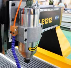 Mini 1212 Rotary 4th Axis CNC Máquina de mesa de trabajo pequeña equipada con un husillo de refrigeración por agua Changsheng de 3kw - Product Image 6