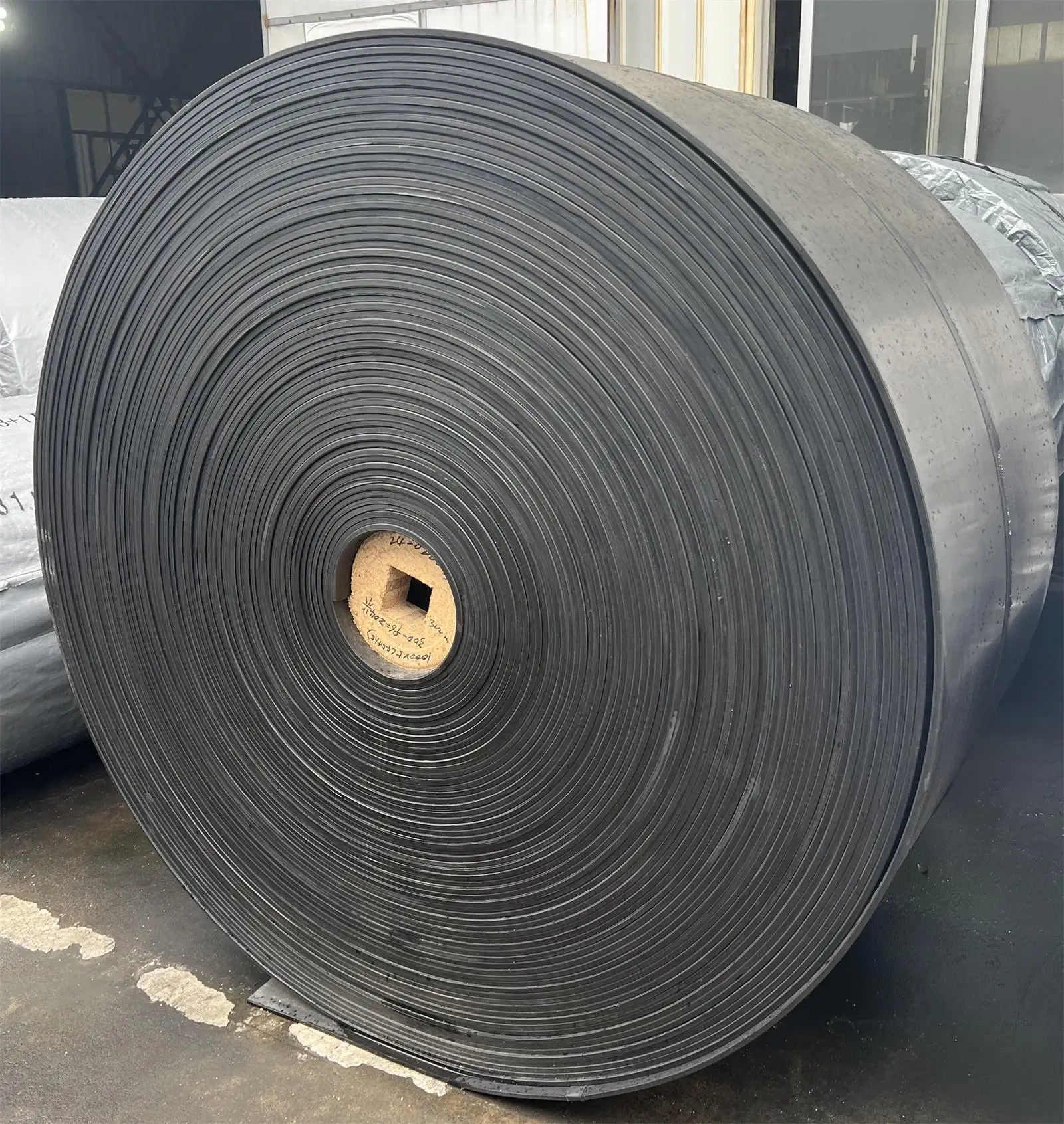 China Heat Resistant Coal Mining Endless Eb200 Rubber Ep Polyester Conveyor Belt Price