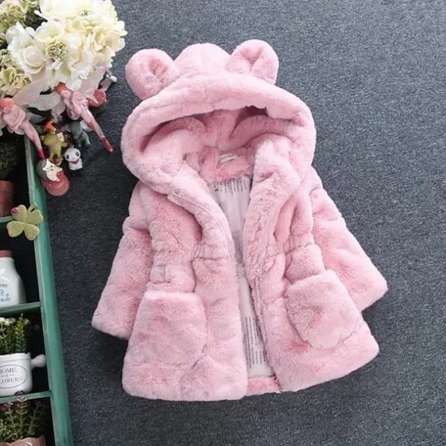 Girls Winter Coats 2023 New Fashion Bunny Ears Faux Fur Warm Jackets Hooded Kids Suit Thickness Clothing For 2-7 Years.