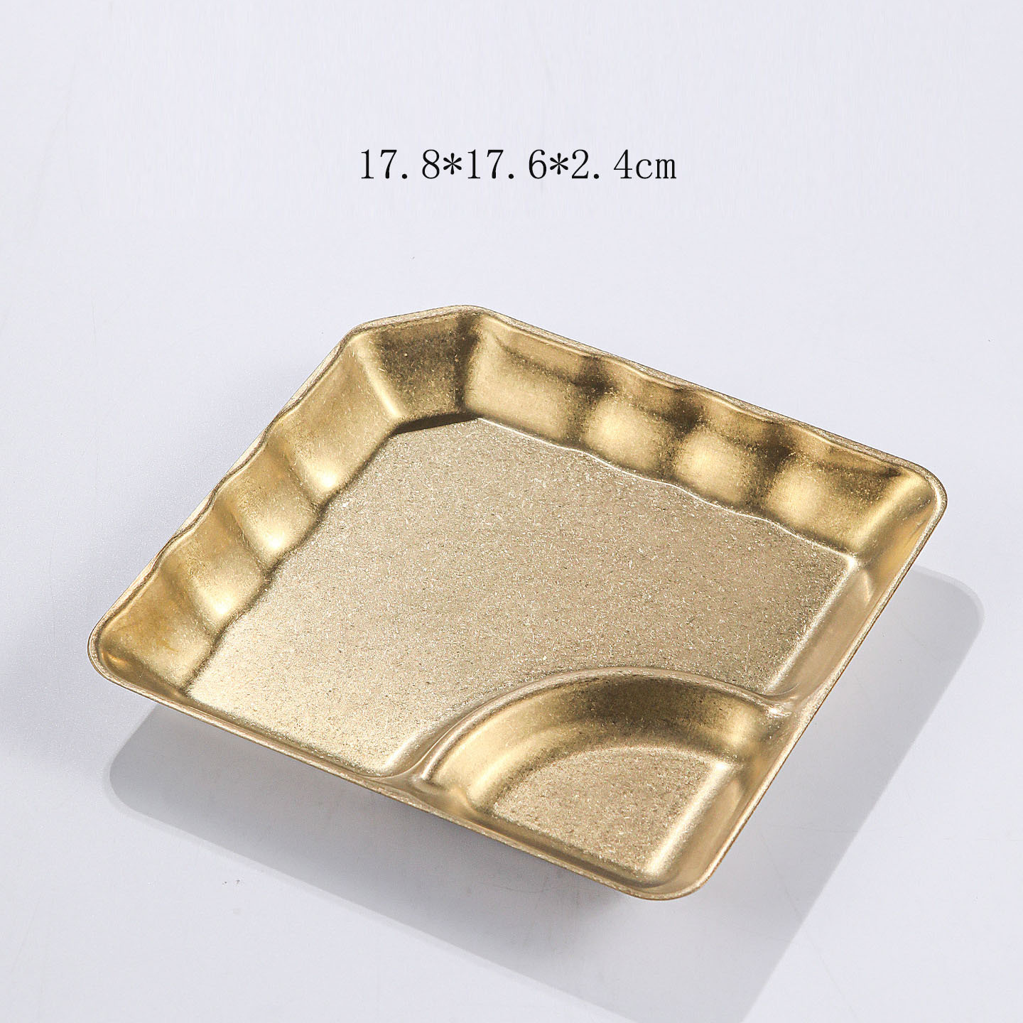 Or 17,8*17,6 cm