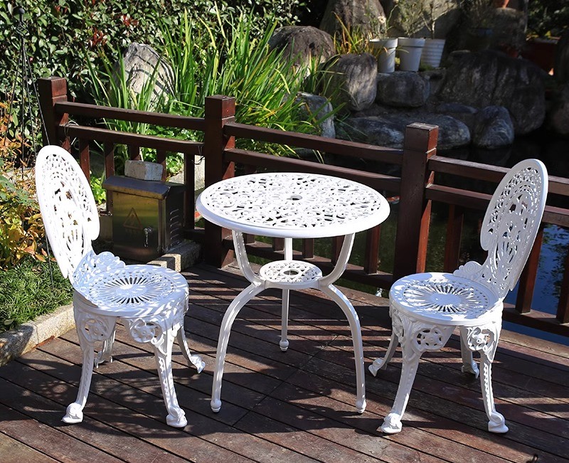 Couronne deux chaises couronne 60 table ronde-blanc