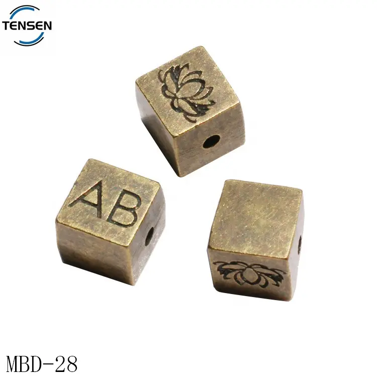 Custom made 3d della lega di marca logo in metallo perline di forma quadrata braccialetto fori 8 millimetri beads per monili che fanno