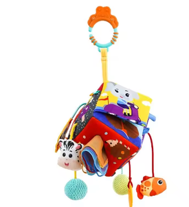 Penjualan langsung pabrik grosir mainan liontin lonceng tempat tidur bayi gutta-percha mainan gantung bola persegi 6 sisi sensor laut kustom - Product Image 1
