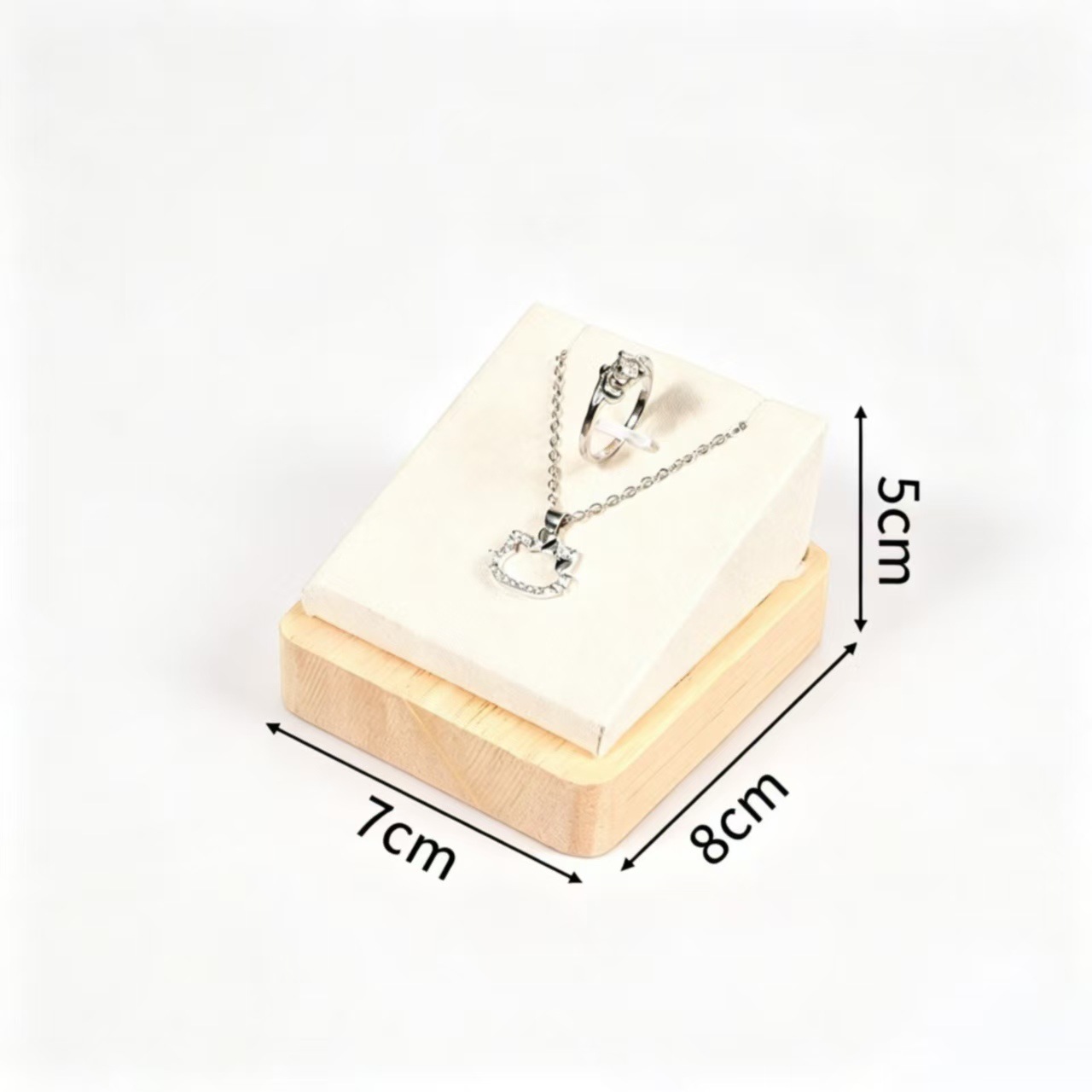 Beige wooden pendant necklace and ring holder