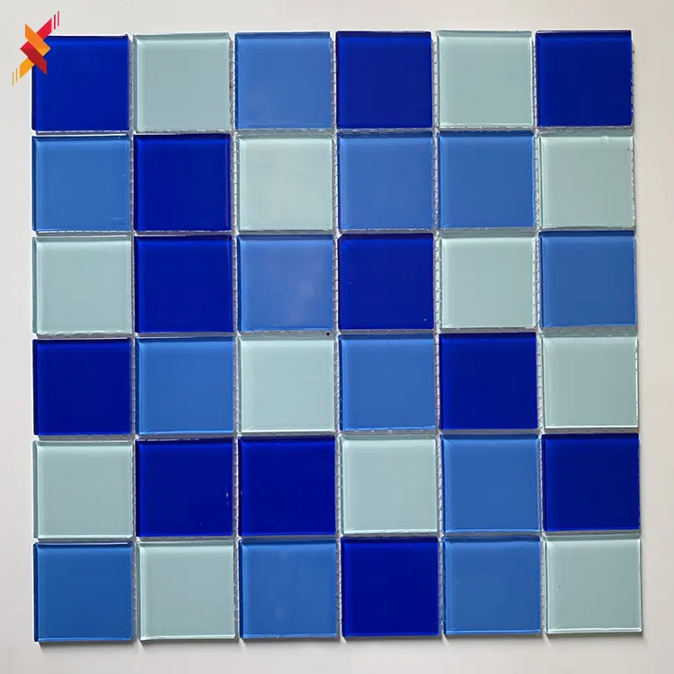 Prezzo ceramico delle mattonelle di mosaico di vetro di superficie lucida di cristallo all'aperto di marmo di pietra blu della piscina della cina