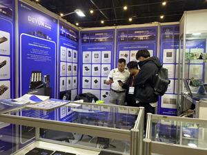 Chip IC AM D Xilinx con FPGA: Matriz de puerta programable de campo SMD/SMT e Circuitos integrados lógicos programables XCVU440 - Product Image 5