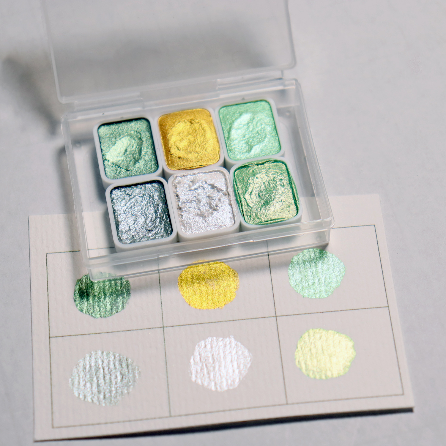 Lanterne 6 couleurs boîte transparente-1ml