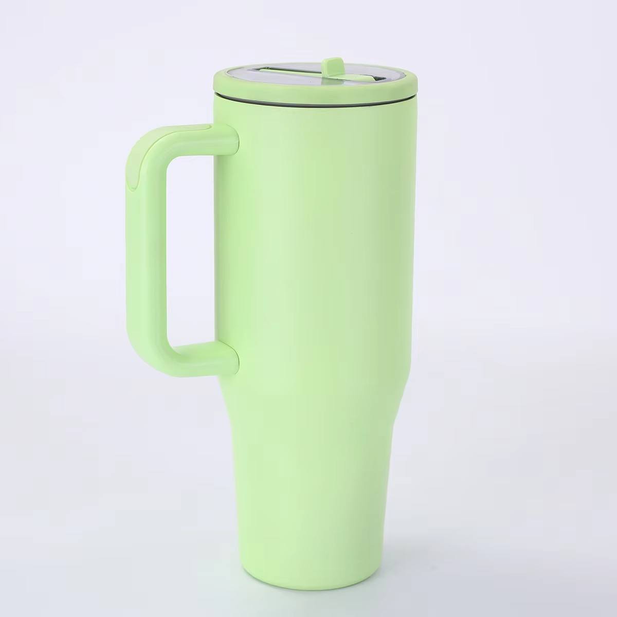 สีเขียวอ่อน