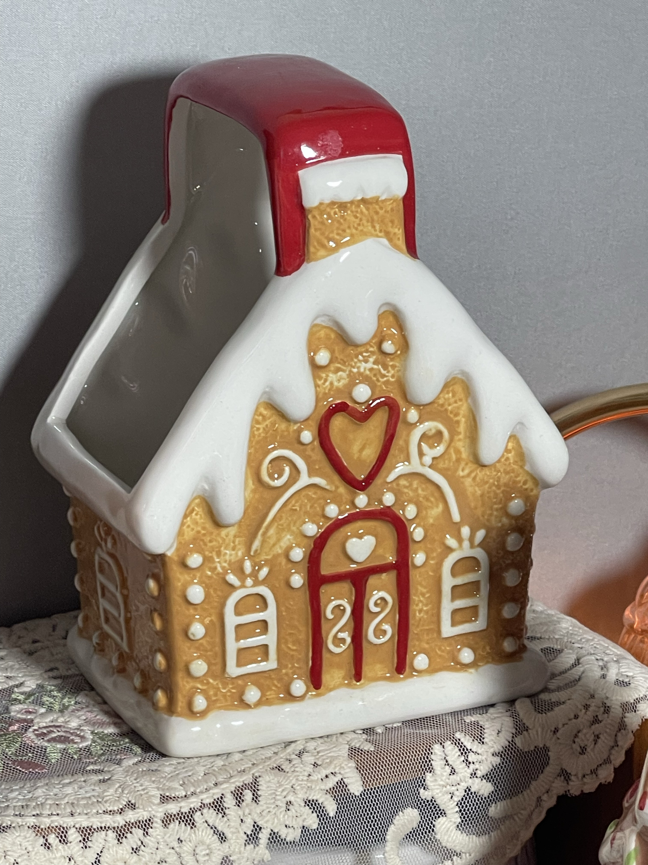 Gingerbread House Basket Default Micro