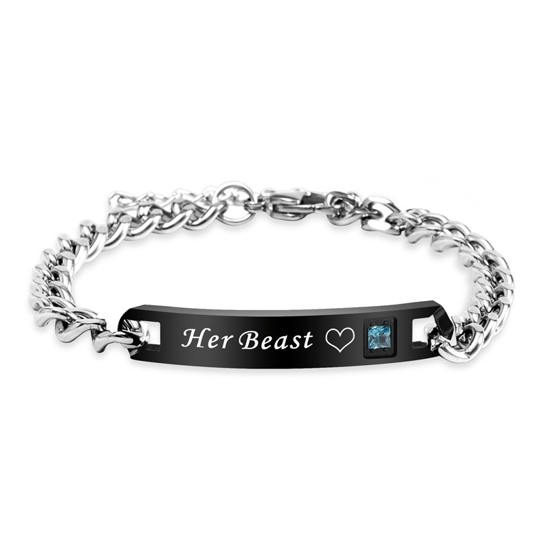 Estilo masculino plateado y negro, ideal para los hombres.