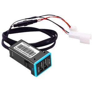 Araba USB şarj aleti konektörü çift USB bağlantı noktası QC3.0 hızlı şarj Toyota için soket ile LED ışık - Product Image 1