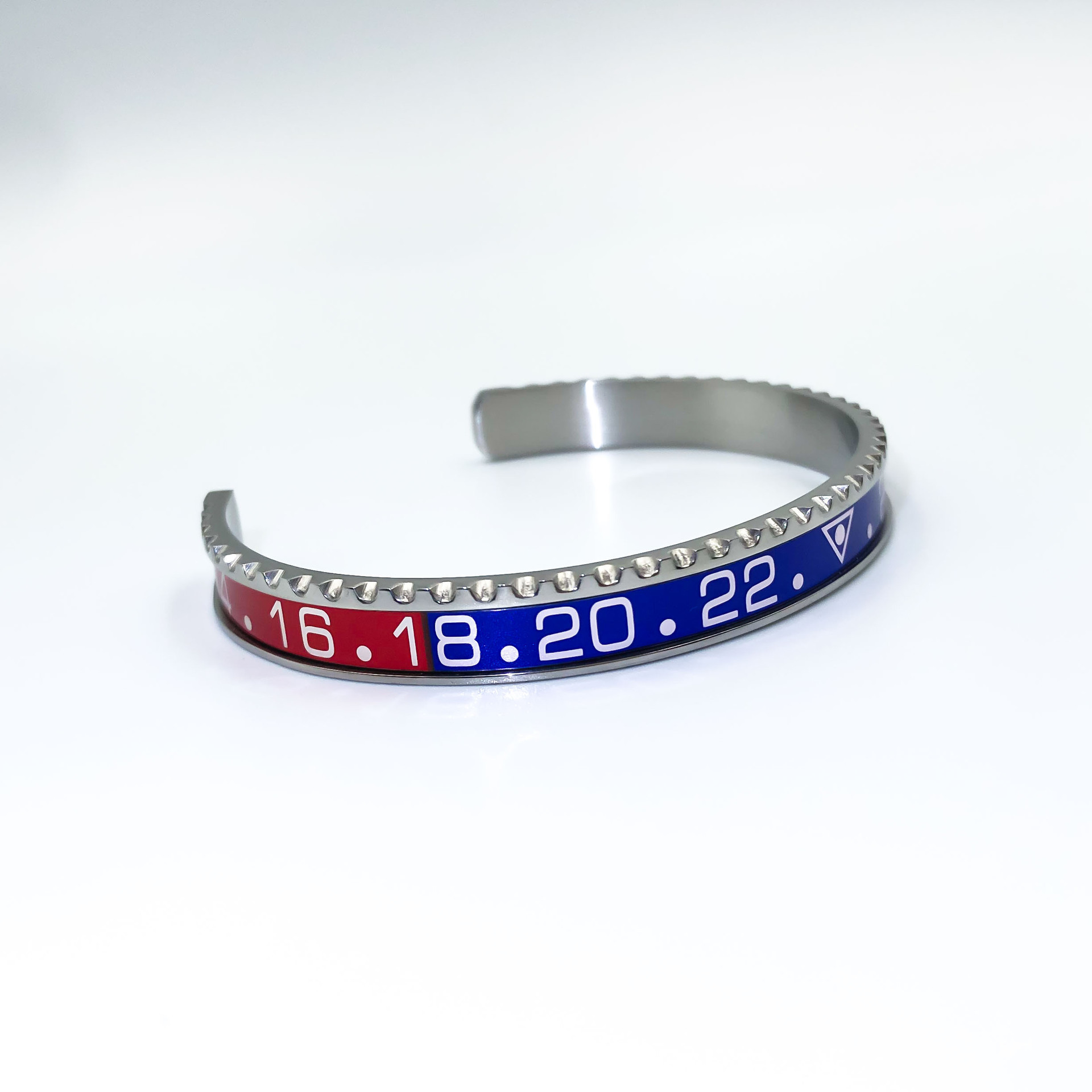 Plata-palabra roja azul