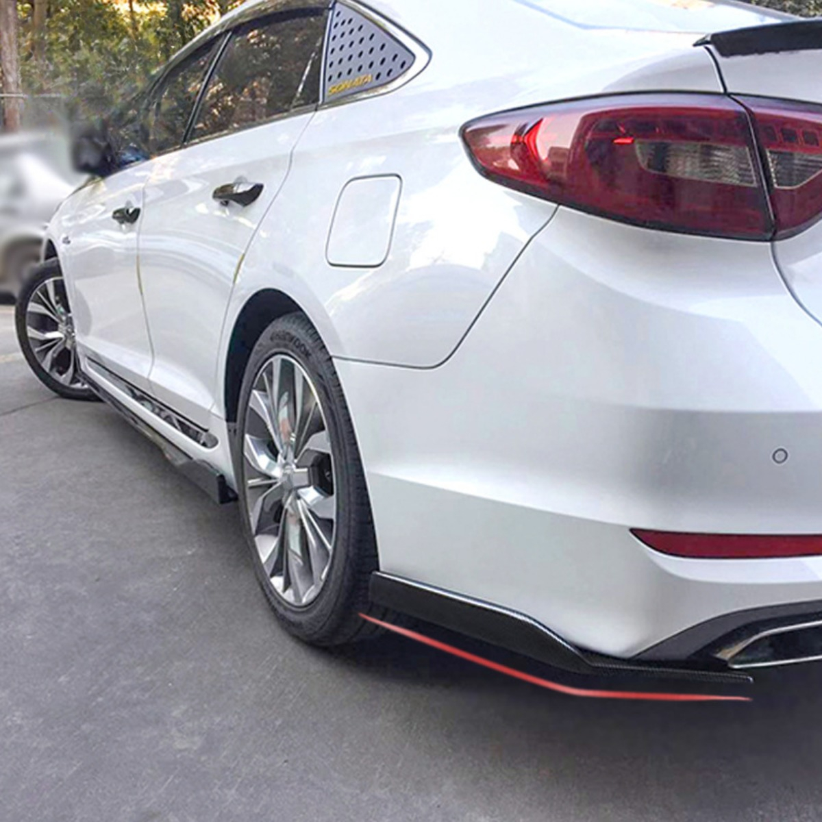 Rear Package Corner-Carbon