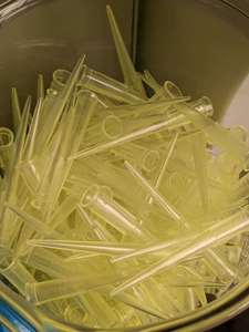 Plastik pipet uçları sarı 200ul 1000ul 1ml mikro mikro pipet uçları mavi beyaz pipet laboratuvar tek kullanımlık ipuçları
