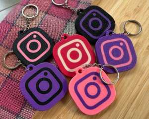 Promosyon özel 3d Pvc kauçuk silikon Rfid anahtar zincirleri NFC Logo anahtarlık 3D baskılı sosyal medya Instagram Keyname dokunun kart - Product Image 1