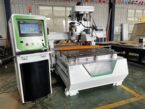 Fabricación de muebles Cambio automático de herramientas Enrutador de madera de 3 ejes Máquina enrutadora Atc Cnc con sierra - Product Image 2