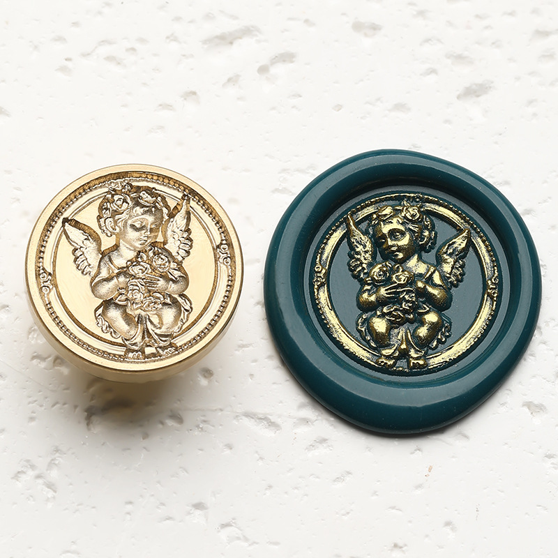 Ange aux sourcils baissés (relief circulaire 25mm)