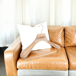 Appendiabiti in legno di lusso con marchio personalizzato elegante multifunzione organizzatore di abbigliamento rimovibile con <span class=keywords><strong>Display</strong></span> per uso guardaroba