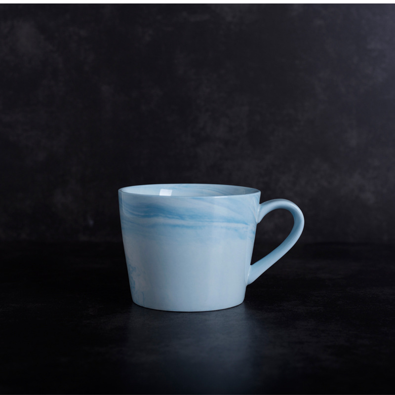 Tasse à large ouverture bleu marbré