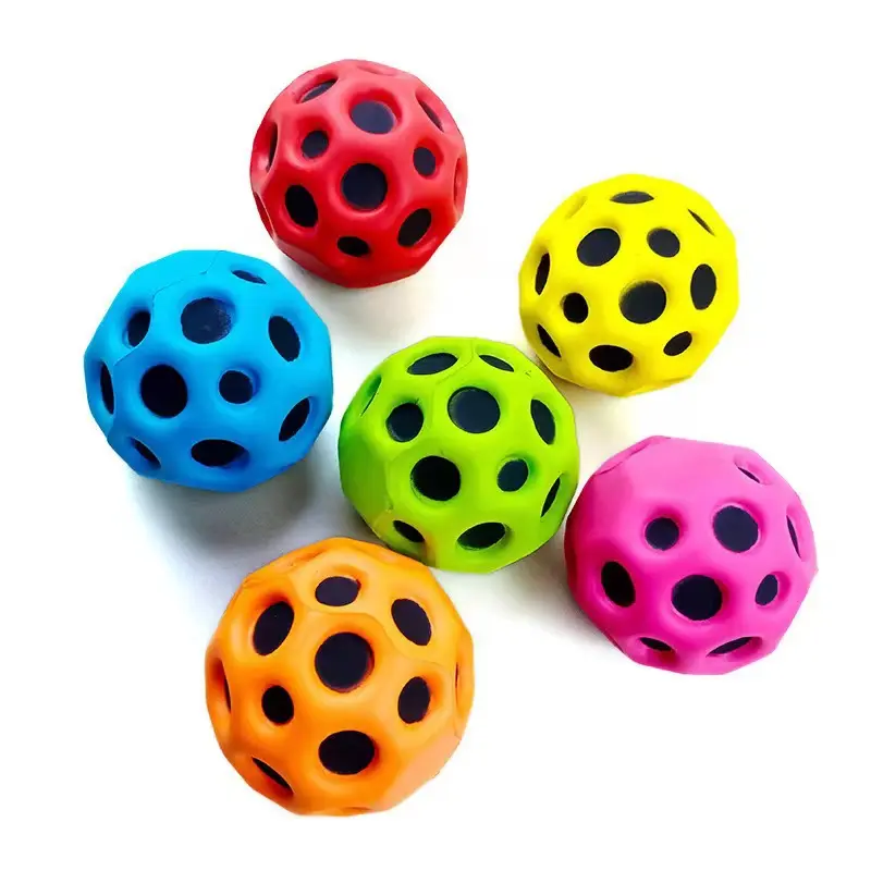 2023 Kinderen Volwassenen Speelgoed Jump Ball Soft Pu Foam Anti-Stress Maan Vorm Poreuze Springerige Ruimte Ballen Hoge Stuiterende Maan Stress Bal