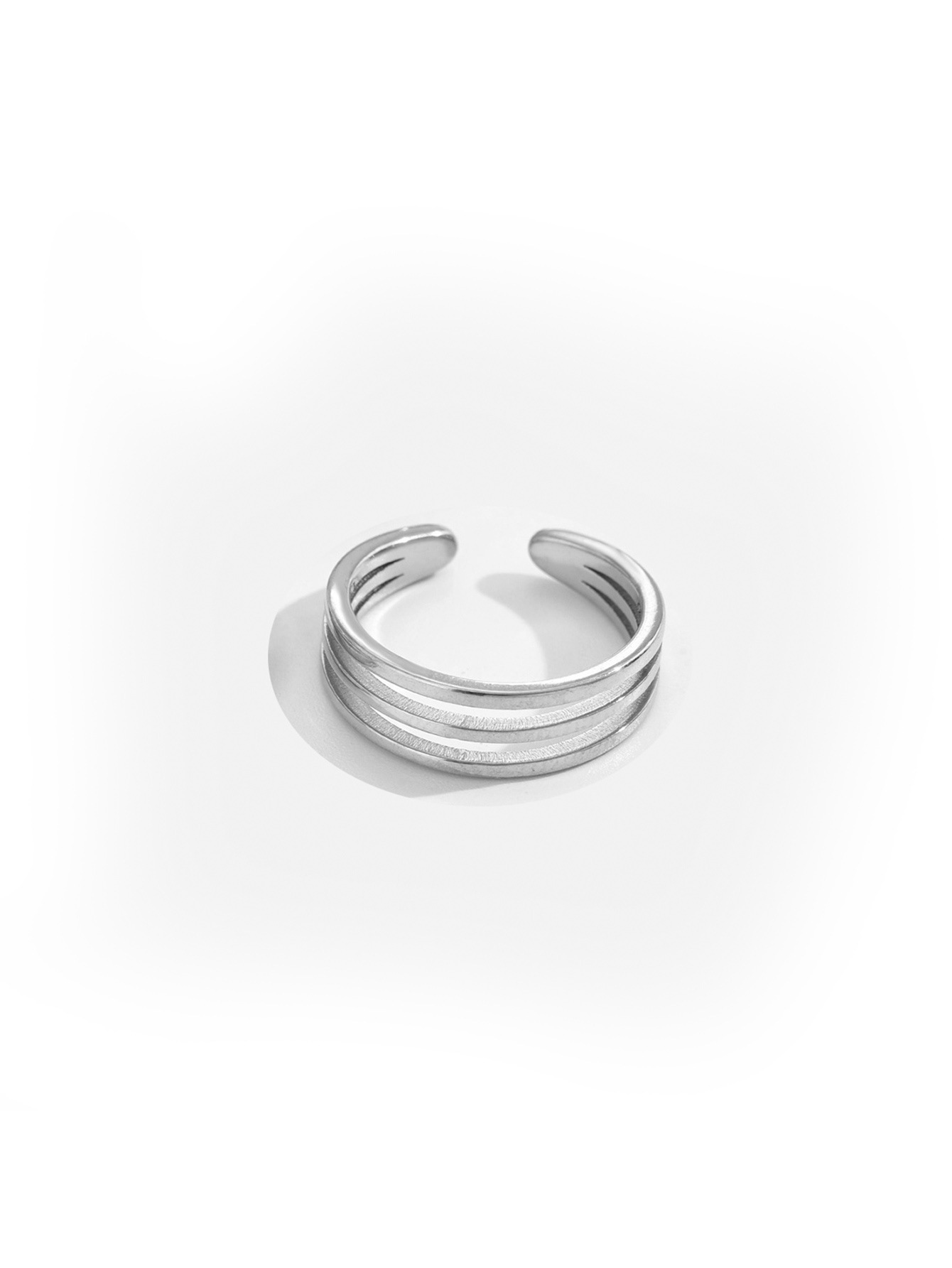 4535437-Silver