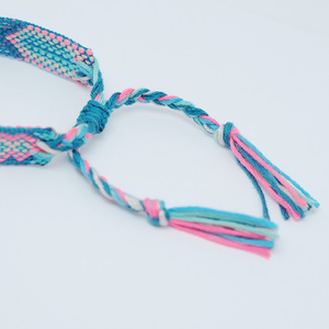 สายรัดข้อมือสไตล์โบฮีเมียนสายถักสีสันสดใสงานปักโลโก้ได้ตามต้องการ - Product Image 6