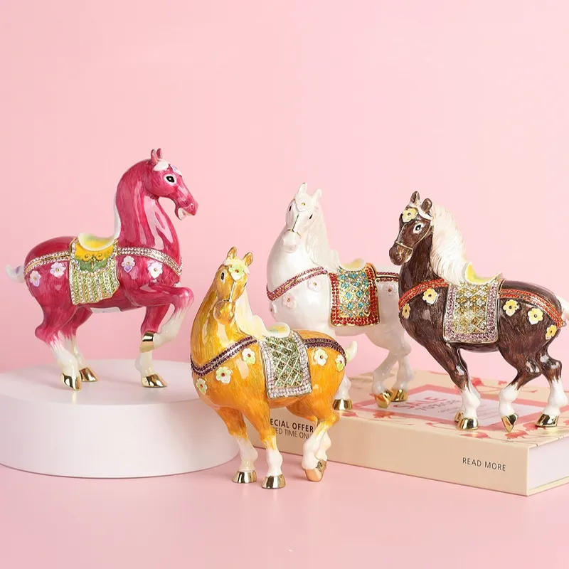 Vente chaude en forme de cheval créatif décor à la maison exquis boîte à bijoux de luxe métal émail couleur artisanat cadeau en gros