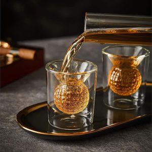 750毫升高尔夫主题酒类分配器威士忌酒瓶，带4个透明高尔夫球眼镜高尔夫礼品配件