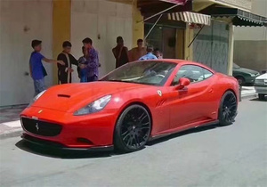カーボンファイバーボディキットフェラーリカリフォルニアスモールボディキットフロントバンパーエッジリアディフューザーサイドスカートスポイラー