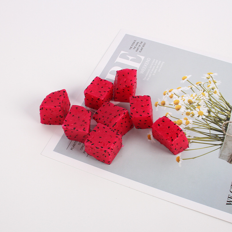 pitaya rouge coupé en dés