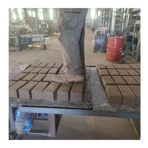 YJ completamente automático con estación hidráulica Fabricación de bloques de cemento máquina para hacer ladrillos a la venta bloques de pavimentación huecos de hormigón - Product Image 1
