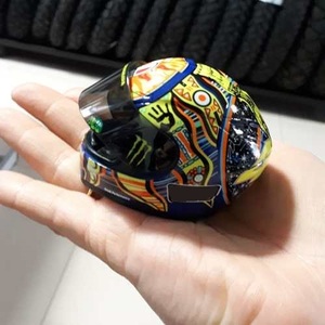F1 אחד מירוץ רכב מיני קסדה