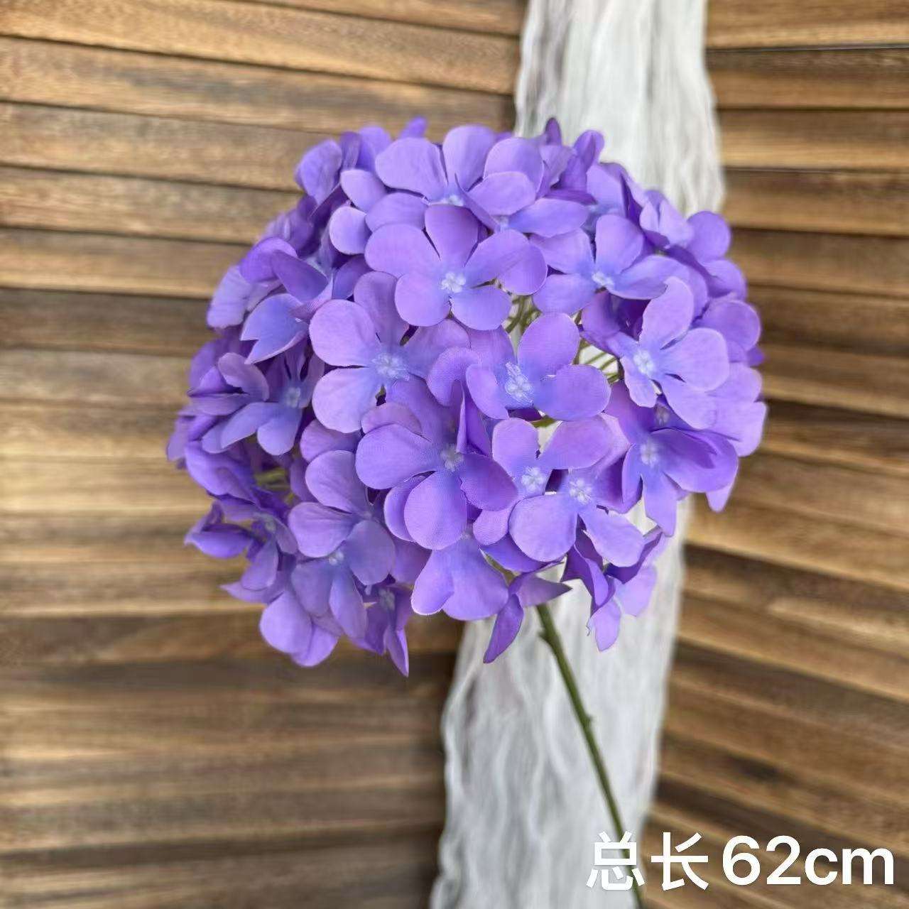 Hortensia individual de color morado oscuro