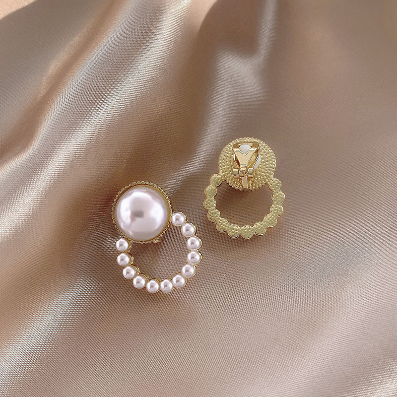 6-Gold Pearl Ear Clips