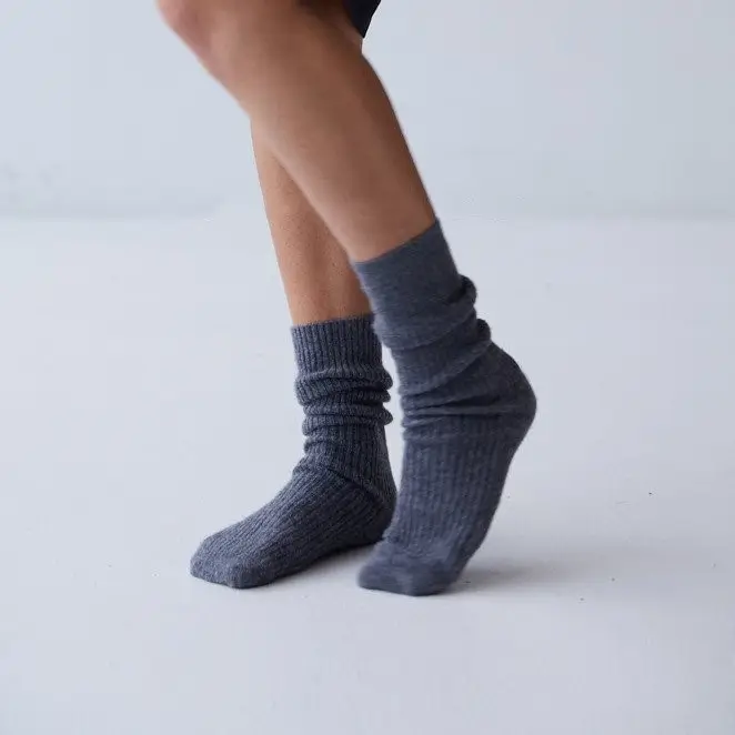 Chaussettes en cachemire pour femmes, chaussons personnalisés à rayures, couleur bleue, pour lit, chauds