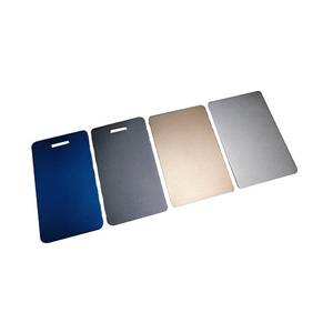 Etiqueta de equipaje de aluminio anodizado directo de fábrica Técnica de impresión de logotipo de código bidimensional grabado con láser - Product Image 2