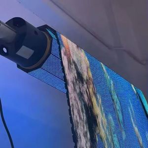 创意灵活可折叠卷帘发光二极管屏幕GOB P3.91便携式发光二极管海报地板发光二极管屏幕卷起租赁发光二极管显示器 - Product Image 1