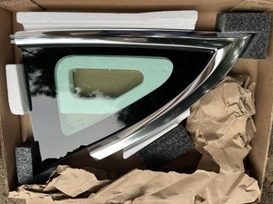 自動車スペアパーツリア右クォーターウィンドウガラスTESLAモデル3パーツ2019-2023 OE 1514979-01-C 1514979-01-B - Product Image 5