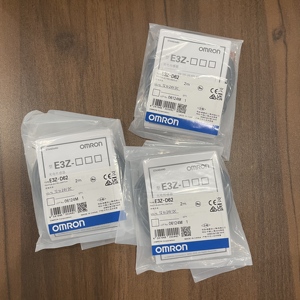 光電拡散反射型検出,200型光センサーNPN出力ワイヤリードアウト内蔵アンプ内蔵E3Z-D62 - Product Image 1
