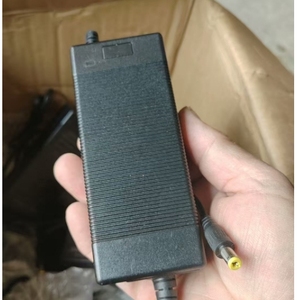 電源アダプターDC入力: 52V1.25A POE出力: IEEE802.3af PoEネットワークスイッチ電源アダプター - Product Image 2