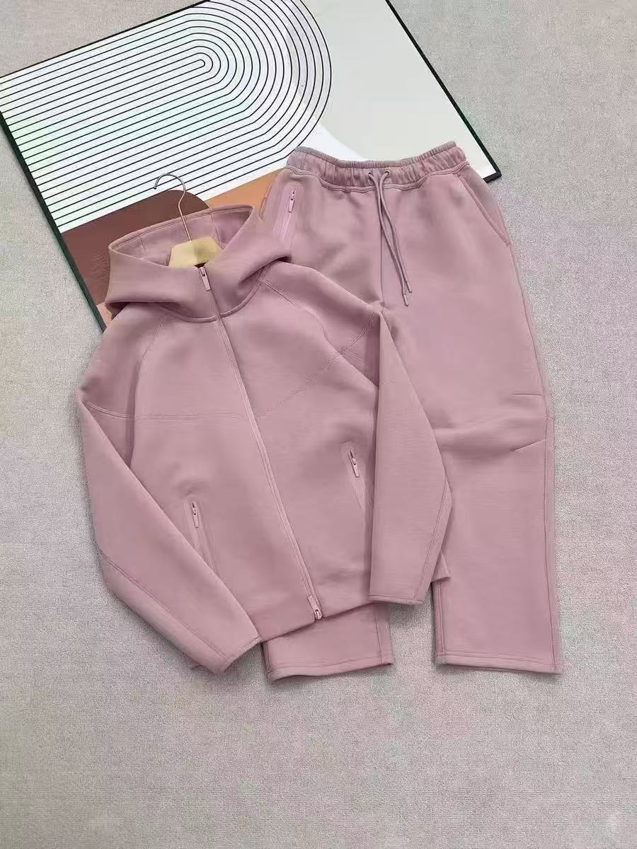 traje rosa