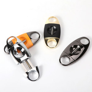 高級テーブルトップカスタムシガーカッター<span class=keywords><strong>V</strong></span>カット卸売ギロチンステンレスシガーカッターポケットナイフ