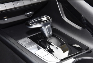 伊兰特车型1.5L CVT GLX精英版轿车紧凑型汽油车自动变速箱AWD左R15直接出厂<span class=keywords><strong>2025</strong></span>