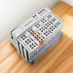 デジタルIO入出力モジュール付き新しいオリジナルスポットPlcプログラミングコントローラPLC - Product Image 1